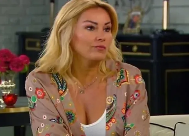 Pınar Altuğ küplere bindi ve kılıcını kuşandı! Eşi Yağmur Atacan'la çok konuşulan Pınar Altuğ 'Kocam başkasına gider...'-7