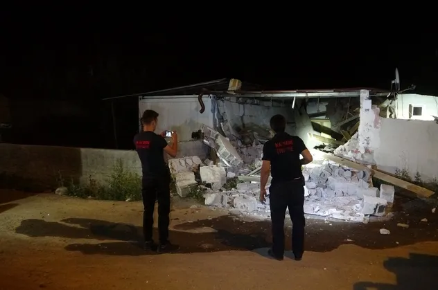 Mutfak tüpü bomba gibi patladı: 2 yaralı