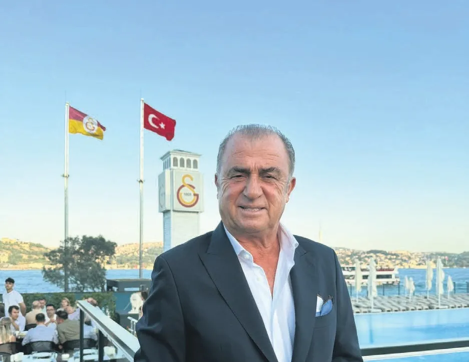 Efsaneler kutlamalara geliyor