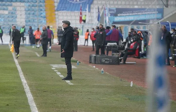 Erzurumspor maçında takımın görüntüsü Abdullah Avcı’yı sinirlendirdi: Kendinize gelin-1