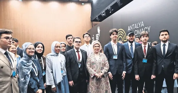 Emine Erdoğan’dan dünyaya çağrı: Filistinli çocuklar için umut ışığı olalım