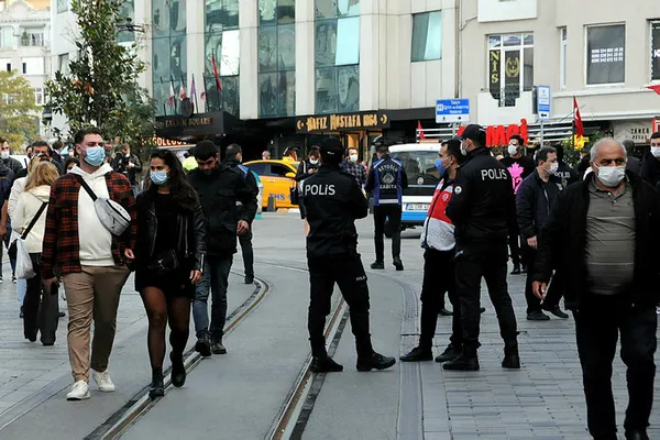 Son dakika: Koronavirüs vakalarında o iller alarm veriyor! Vali isyan etti yoğun bakımlarda B planı devreye alındı!-9