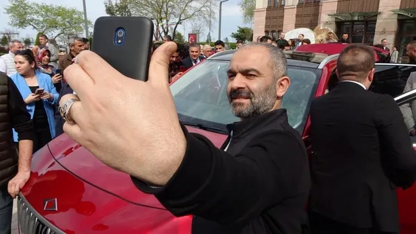 milli-gurur-togg-orduda-vatandasi-aglatti-kendi-otomobilimize-bindigim-icin-cok-mutluyum-1681829306649.jpeg Milli gurur TOGG Ordu’da vatandaşı ağlattı: “Kendi otomobilimize bindiğim için çok mutluyum”-5