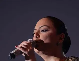 Ebru Gündeş