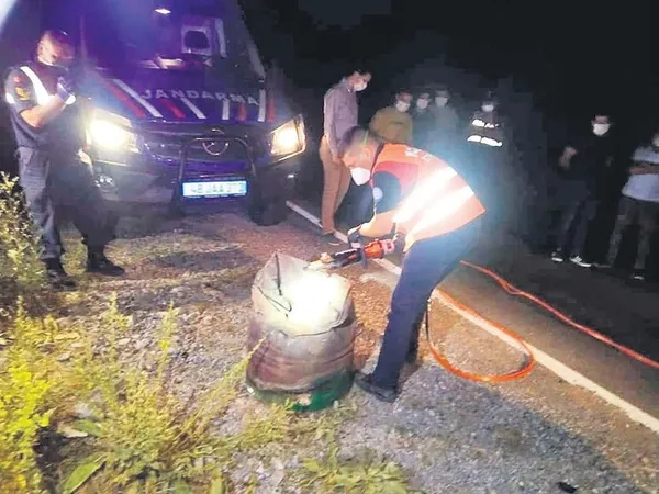 her-satiri-vahset-pinar-gultekinin-katili-cemal-metin-avci-jandarma-ile-yaptigi-kesifte-konustu-1598053587629.jpeg Her satırı vahşet! Pınar Gültekin’in katili Cemal Metin Avcı jandarma ile yaptığı keşifte konuştu...-1