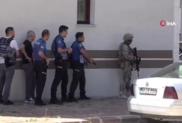 Polisi şehit etti, annesini rehin aldı: Silahlı saldırgan öldürülerek etkisiz hale getirildi