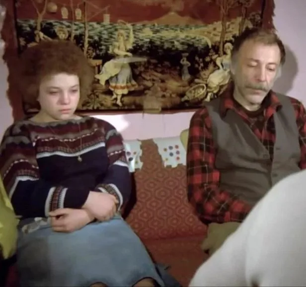 Yeşilçam’ın unutulmaz filmi Gülen Gözler’de Adile Naşit’in küçük