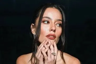 Pelin Akil koluna yapışan keneyi kendi imkanları ile çıkarmaya kalktı hastanelik oldu!