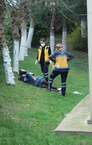 Fuhuş operasyonunda polisten kaçmaya çalışan yabancı uyruklu kadın apartmanın üçüncü kat penceresinden atladı
