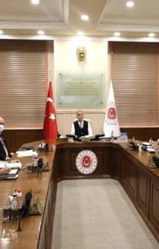 Milli Savunma Bakanı Hulusi Akar komutanlarla toplantı yaptı