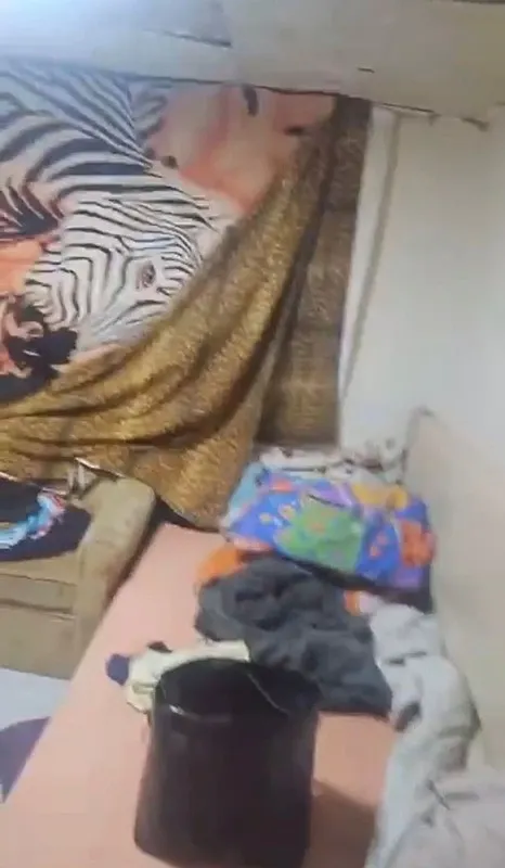 bursada-7-yil-evde-saklanan-cocuk-kurtarildi-babaanne-tutuklandi-1773480784852.jpeg Bursa'da 7 yıl evde saklanan çocuk kurtarıldı: Babaanne tutuklandı!-3