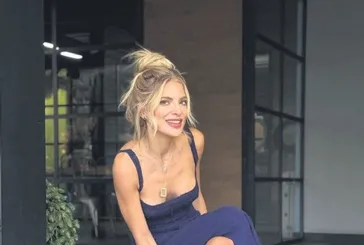 Şeyda Coşkun Bebek’te kameralara yakalandı! 15 milyonluk aracında dondurma keyfi yaptı