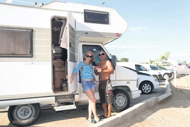 beyoglunda-supheli-olum-fas-asilli-fransiz-turist-salim-saidi-40-metreden-olume-atladi-1656802426224.jpeg Beyoğlu'nda şüpheli ölüm! Fas asıllı Fransız turist Salim Saidi 40 metreden ölüme atladı-5