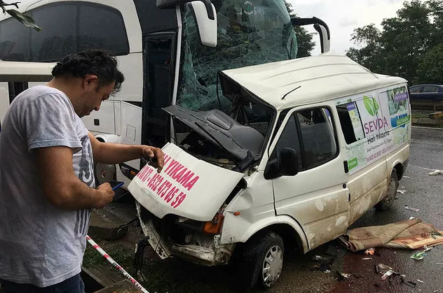 Ordu'da korkunç kaza! Yolcu otobüsü minibüsle çarpıştı! Ölü ve yaralılar var