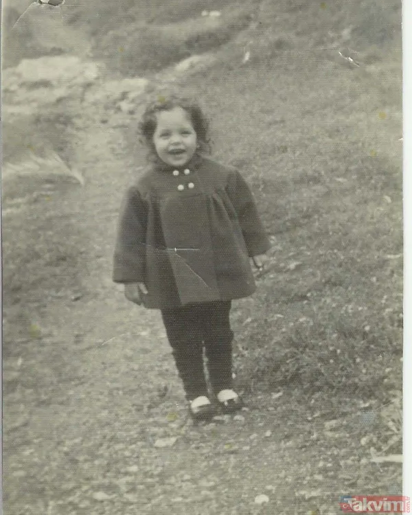 İpuçları bizden tahmin etmesi sizden! Fotoğraftaki ünlü şarkıcıyı tanıdınız mı? - 2