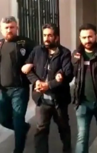 Son dakika: Pendik Metro istasyonunda mastürbasyon yapan sapık kamerada!