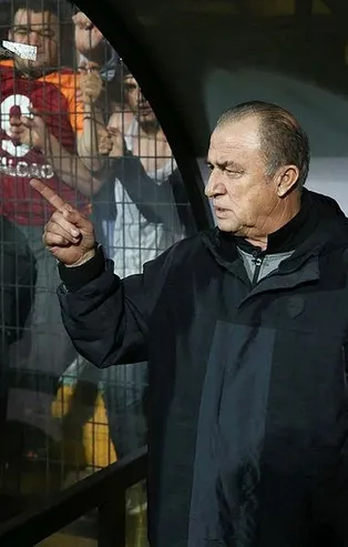 Galatasaray - Tuzlaspor maçı sonrası kılıçlar çekildi! Fatih Terim ve Gökhan Çıra...