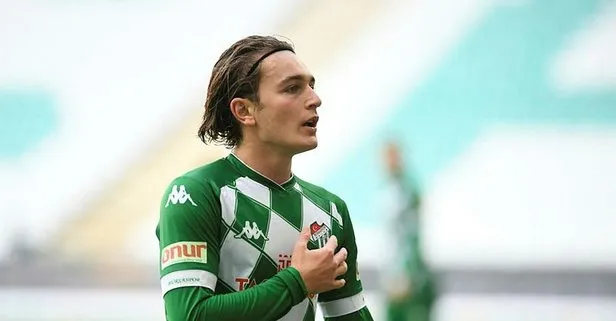 Bursaspor’da kadro dışı bırakılan Ali Akman’da flaş gelişme