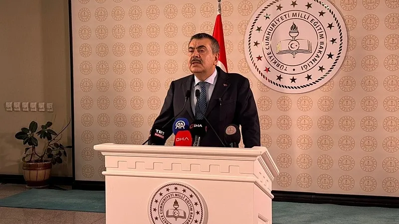 bakan-yusuf-tekin-okullarda-yeni-tedbirleri-acikladi-yapay-zeka-destekli-risk-analizi-siber-devriye-ve-veli-ra-1777022350408.jpeg Bakan Yusuf Tekin okullarda yeni tedbirleri açıkladı! Yapay zeka destekli risk analizi, siber devriye ve veli randevu sistemi | 7 maddede detaylar-6