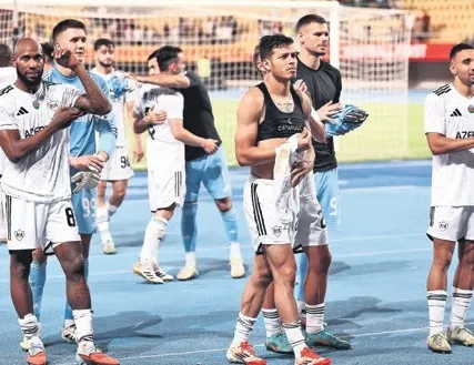 Karabağ 5 attı play-off’a kaldı