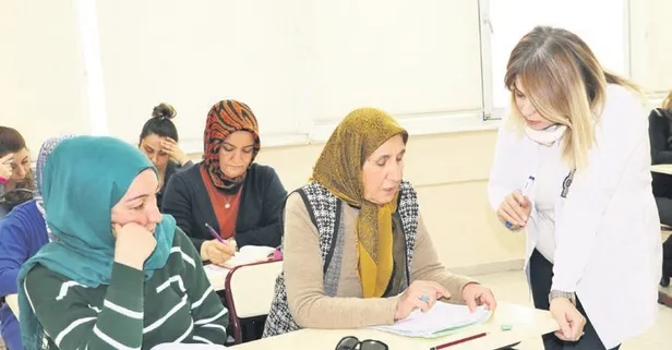 Torunlarıyla İngilizce sohbet etmek istedi kursta eğitime başladı