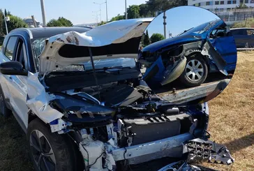 Samsun'da kavşakta feci kaza | 2 otomobil çarpıştı: 4 kişi yaralandı