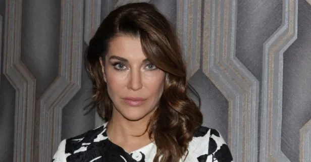 Deniz Akkaya sosyal medyada isyan etti: 'Kilidi takalım, ülkeyi boşaltalım!'