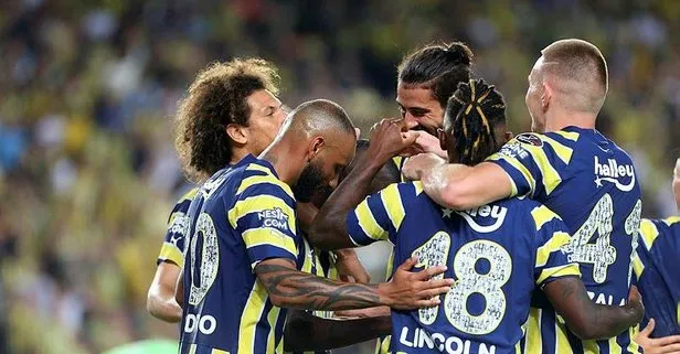 Fenerbahçe, Kadıköy’de Alanyaspor karşısında gol şov yaptı!