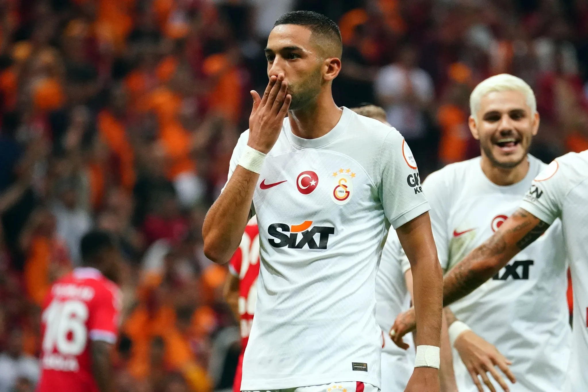 Galatasaray kimya bozacak! Fenerbahçe'nin eski yıldızı Atilla Szalai geliyor - 15