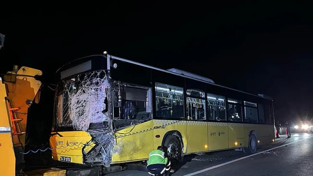 Sarıyer'de İETT otobüsü ile minibüs kafa kafaya çarpıştı: 1 kişi hayatını kaybetti!