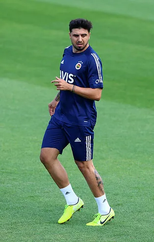 Premier Lig'den Ozan Tufan'a transfer teklifi! Fenerbahçe bonservis bedelini belirledi