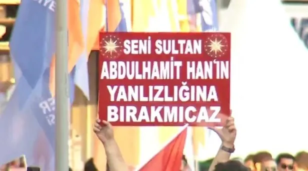 baskan-erdoganin-katildigi-torende-dikkat-ceken-pankart-seni-sultan-abdulhamid-hanin-yalnizligina-birakmayacag-1660930158742.jpeg Başkan Erdoğan'ın katıldığı törende dikkat çeken pankart: "Seni Sultan Abdülhamid Han'ın yalnızlığına bırakmayacağız"-3