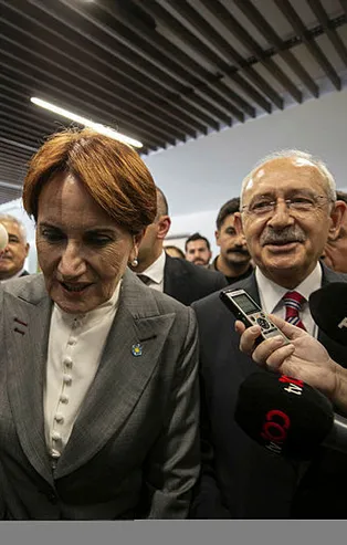 6'lı masayı karıştıracak bomba iddia: Meral Akşener Kemal Kılıçdaroğlu'yla "koltuğu" için anlaştı! CHP'li gazetecileri susturun talimatı verdi