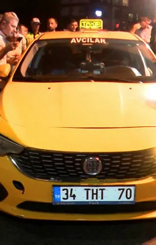 İstanbul'da taksiciye falçatalı saldırı! Boğazı kesildi kanlar içinde kaldı