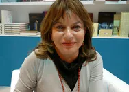 Cumhuriyet gazetesi yazarı Mine Kırıkkanat bu kez de ezan ve selaya nefretini kustu! Sosyal medyadan tepki yağıyor!