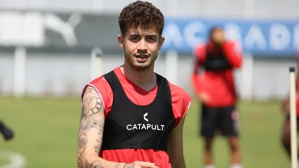 besiktasin-orta-sahasi-genclesecek-kerem-atakanda-islem-tamam-1660919183723.jpg Beşiktaş'ın orta sahası gençleşecek! Kerem Atakan'da işlem tamam-4