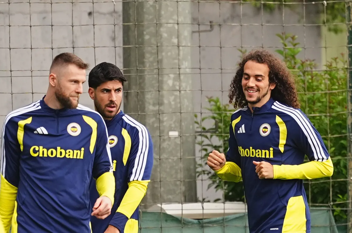 uefa-sampiyonlar-liginde-fenerbahce-aston-villa-karsisinda-1791963190413.jpg Fenerbahçe Villa Park'ta 3 puan peşinde! İsmail Kartal'dan 'kazanan 11' kararı-9