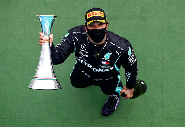 macaristanda-kazanan-lewis-hamilton-oldu-1595173611345.jpg Macaristan'da kazanan Lewis Hamilton oldu-2