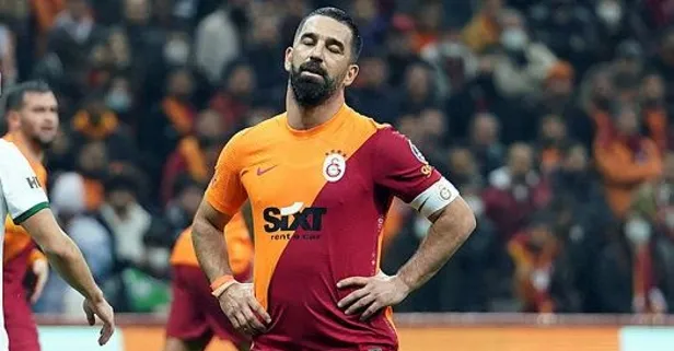 Arda Turan'ın göbekli hali eleştiri yağmuruna tutuldu