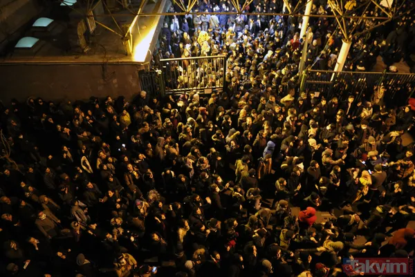 İran’da rejim karşıtları sokakta! "Düşmanımız burada, yalan yere ABD diyorlar" - 12