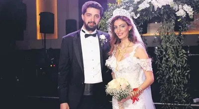 ebru-gundes-icin-esinden-bosaniyor-1649015469851.jpeg