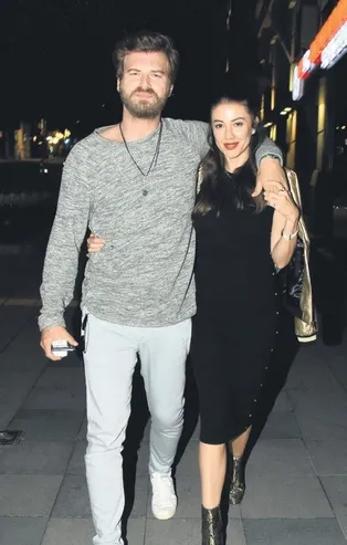 Orijinal Türk! Başak Dizer ve Kıvanç Tatlıtuğ o modaya kayıtsız kalmadı...