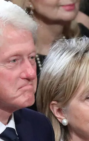 Clintonlar'ın evinde bomba alarmı