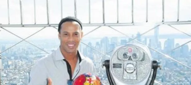 Ronaldinho bu kez futbolu bırakıyor
