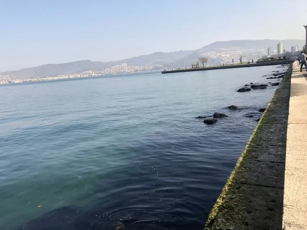 İzmir'de Pasaport İskelesi, su seviyesindeki düşme nedeniyle kapatıldı-1