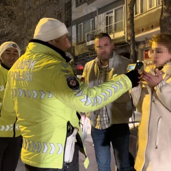 Üflemeyi bilmiyorum diyen sürücü ehliyeti kaptırdı