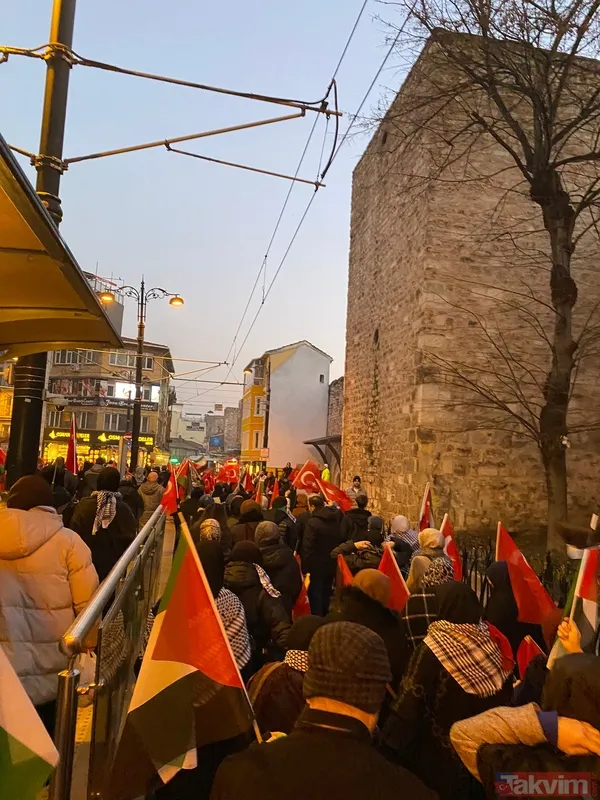 Binler Galata'ya akın etti... İstanbul'dan Aksa'ya direnişe bin selam! | Alandan tarihi kareler - 2