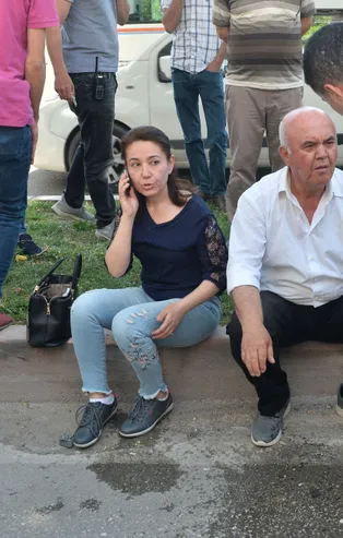 Adana'da test sürüşüne çıktığı lüks araçla kaza yaptı