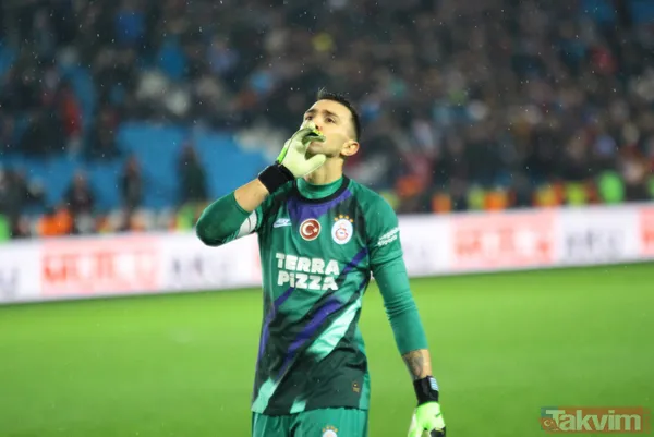 Muslera kalesinde devleşti! Sosyal medyada yer yerinden oynadı... - 49