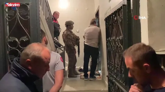 Kendini odaya kapatan adamı özel harekat operasyonla çıkardı